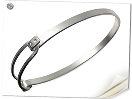 �T�e���V���o�[�o���O�����u���X���b�g�����ō���^���j�Z�b�N�X